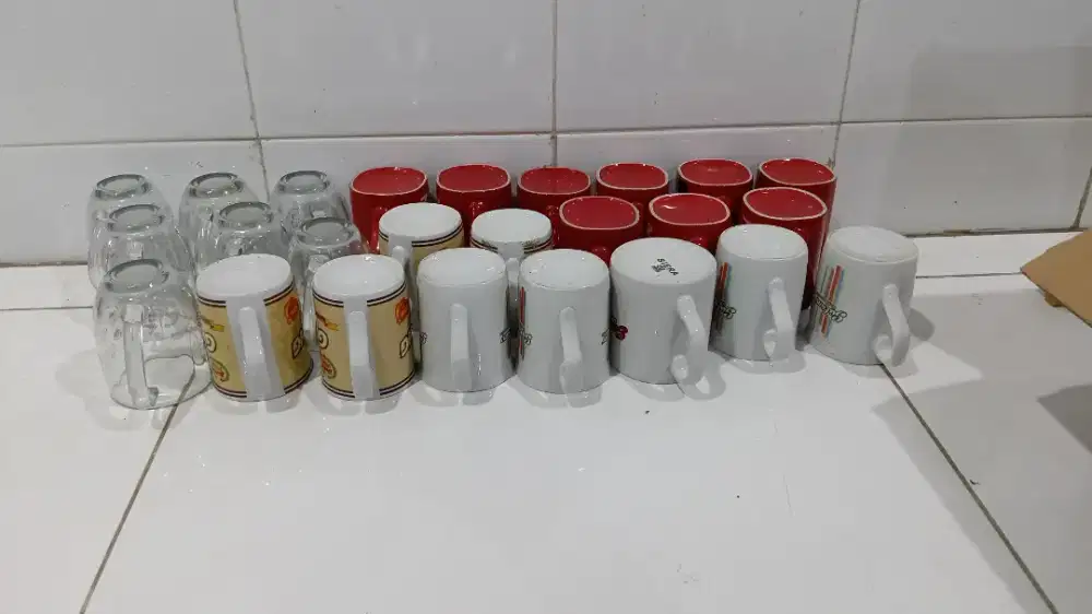 GELAS RUMAH MAKAN