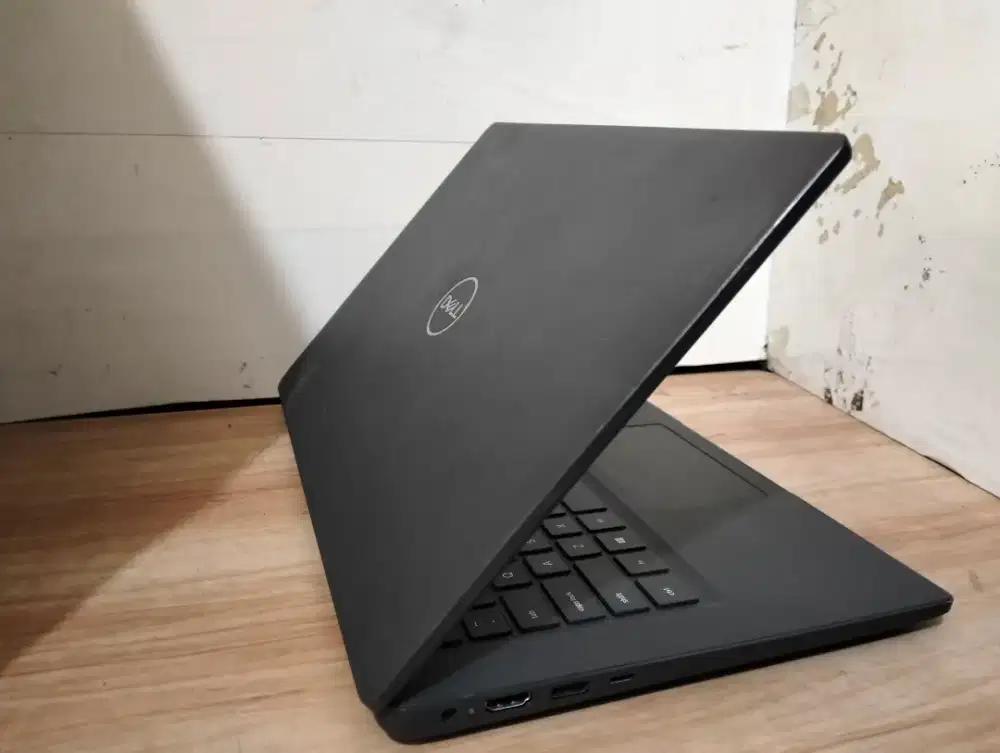 Ultrabook DELL latitude slim core i5 gen 10 ram 8 SSD 256/mantap gas