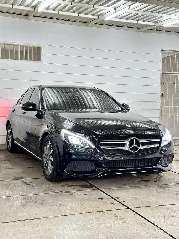 Mercedes-Benz C200 2018 Bensin