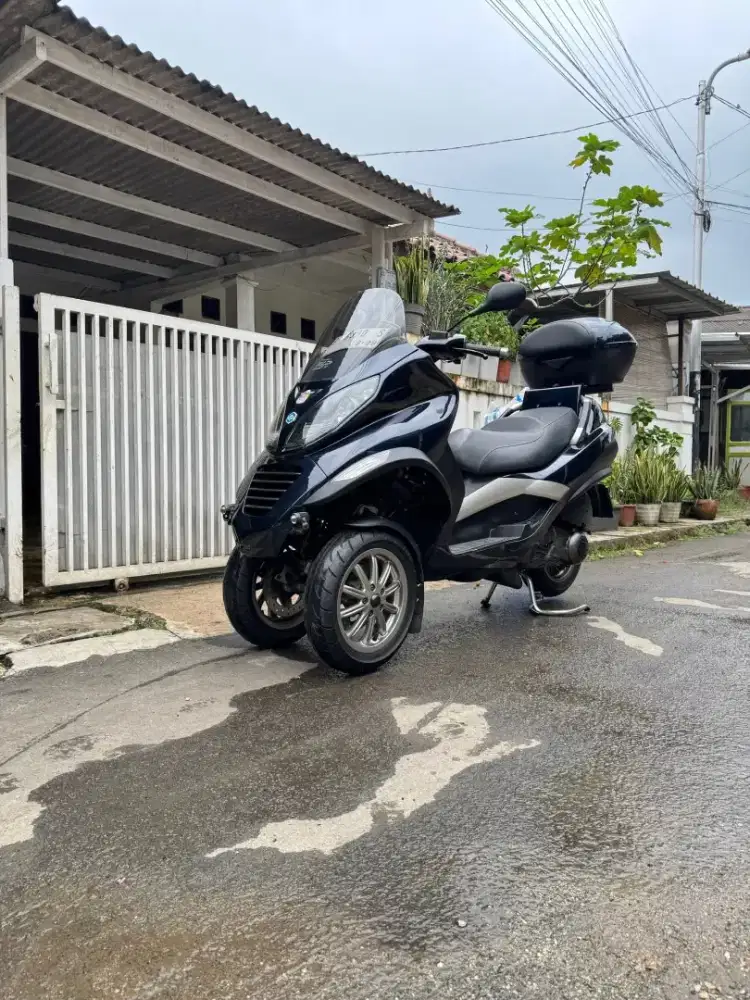 Piaggio mp3  gress navy