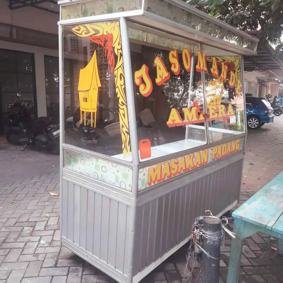 Etelase bekas nasi Padang