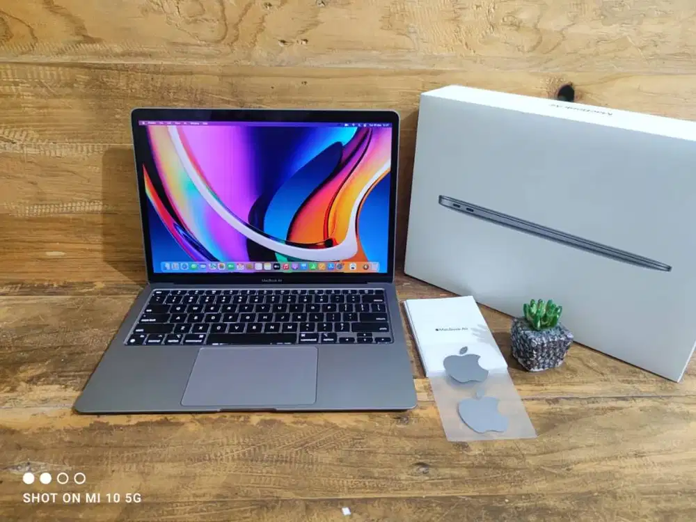Macbook Air M1 2020 RAM 8GB SSD 256GB Ex-IBOX CC 20 BH 98% FULLSET