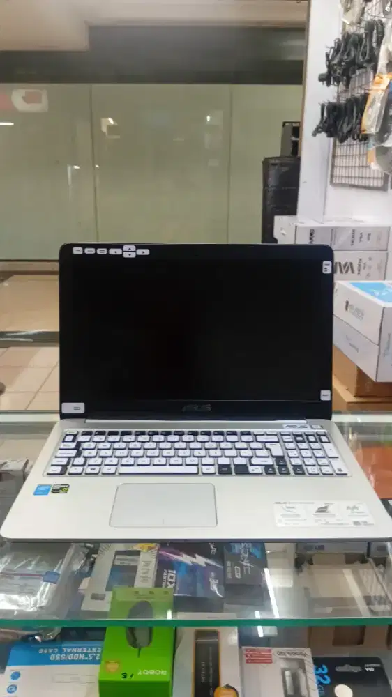 Di jual laptop asus
