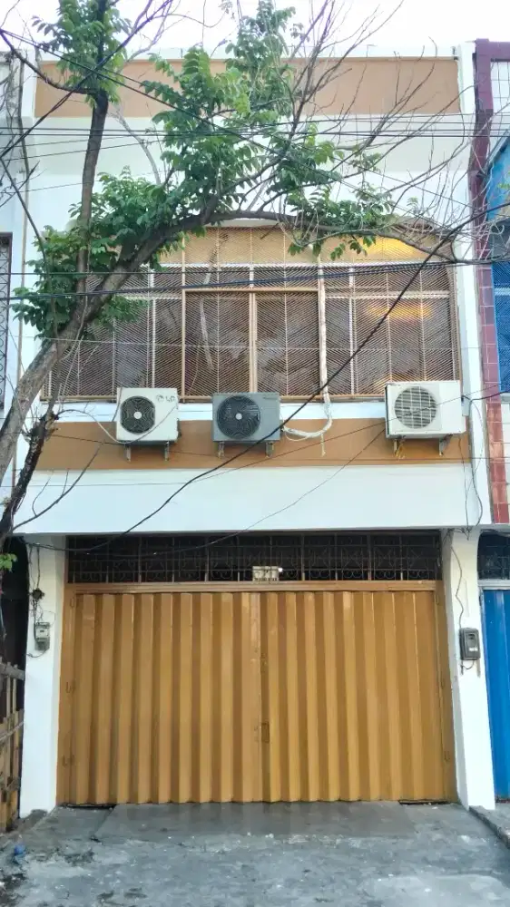 DIJUAL RUKO 2 LANTAI DENGAN PERABOT DI JLN. MACCINI BARU, MAKASSAR.