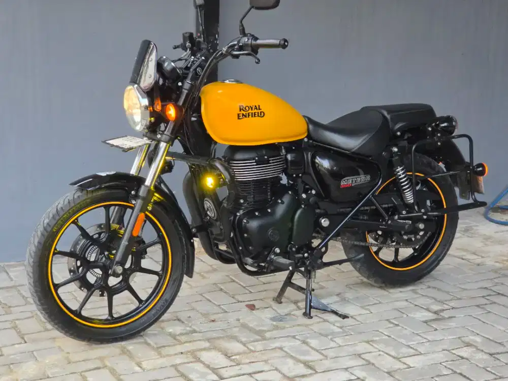 Moge Classic Royal Enfield Meteor 350 Fireball th 2022 Km18rb Modif