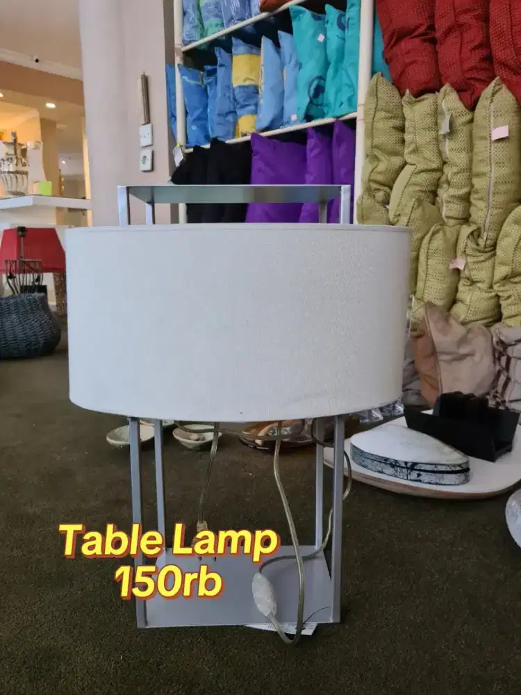 Table lamp / lampu meja