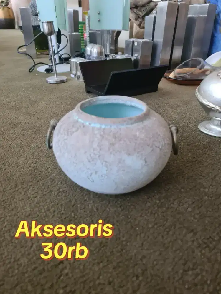 Aksesoris gentong kecil