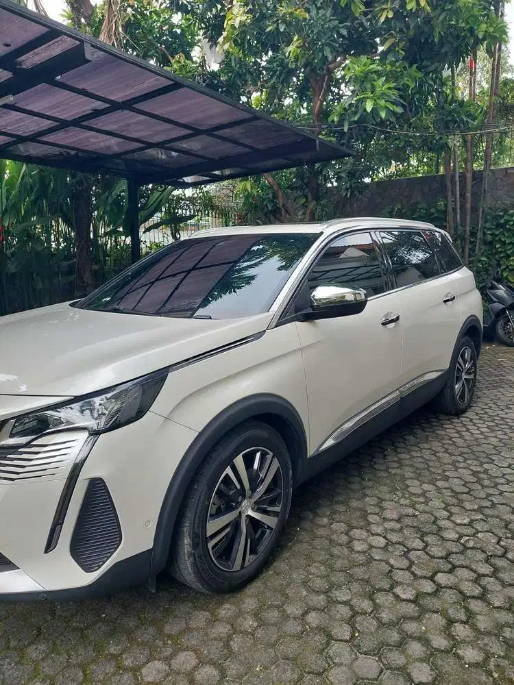 Peugeot 5008 Allura plus bensin 2021