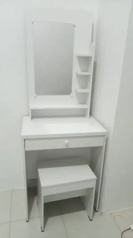 Ready lemari pakaian 2 pintu terlaris
