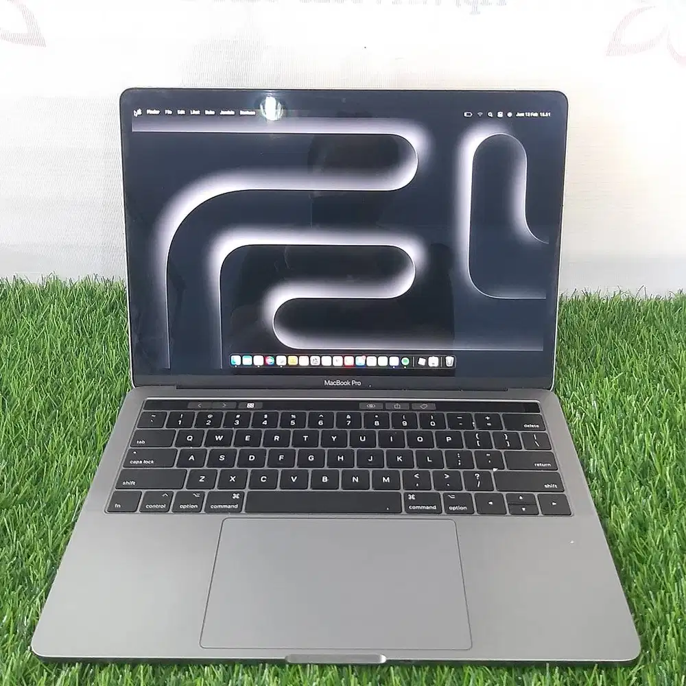 MACBOOK PRO TOUCHBAR  A1706 2017 CORE I5 RAM 8GB SSD 256GB VGA IRIS