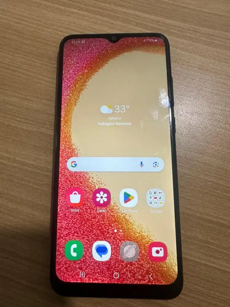 Samsung A04e handphone