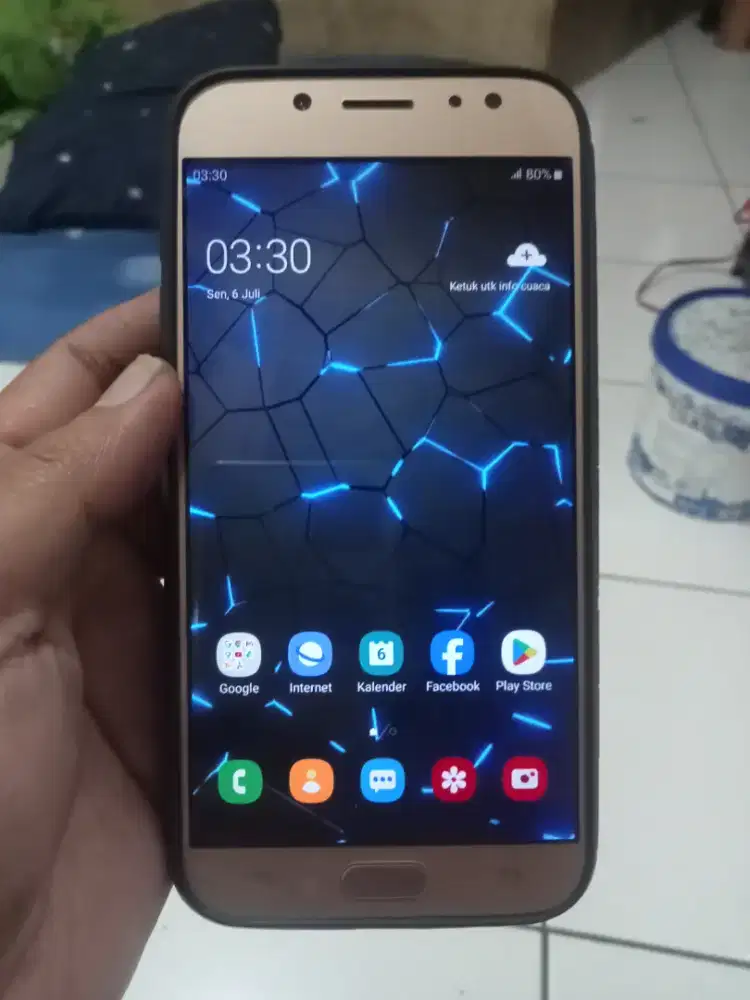 Samsung galaxy J7 pro 4G 3/32 layar 5.5 inchi gold
