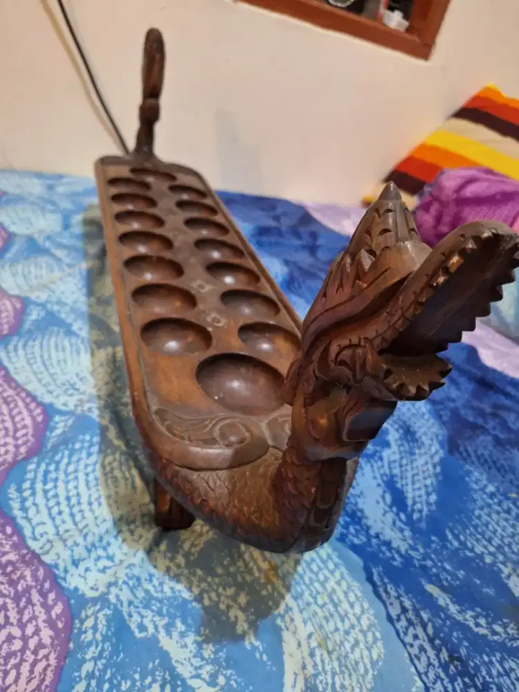 Dakon Naga bahan kayu Jati