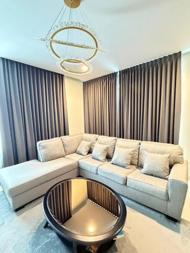 SOFA L INFORMA ASHLEY, EXCELLENT COND!