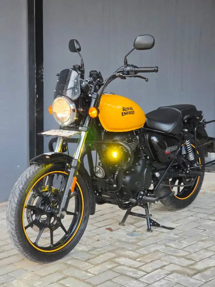 Moge Classic Royal Enfield Meteor 350 Fireball th 2022 km18rb Like New