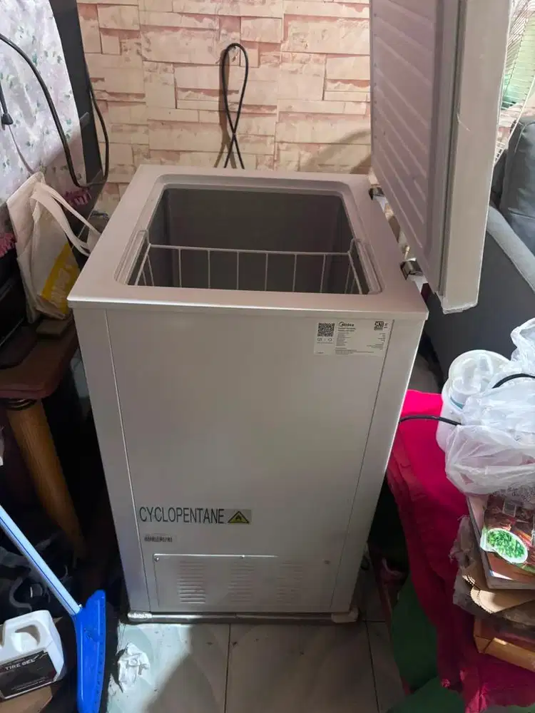 Freezer merk midea 100 Liter