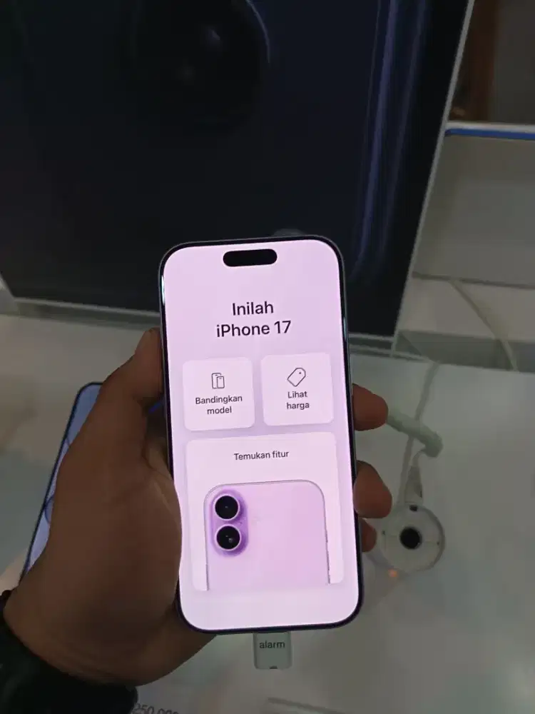 IPHONE 17 BASIC 256GB ( ERAFONE BINTARO PLAZA)