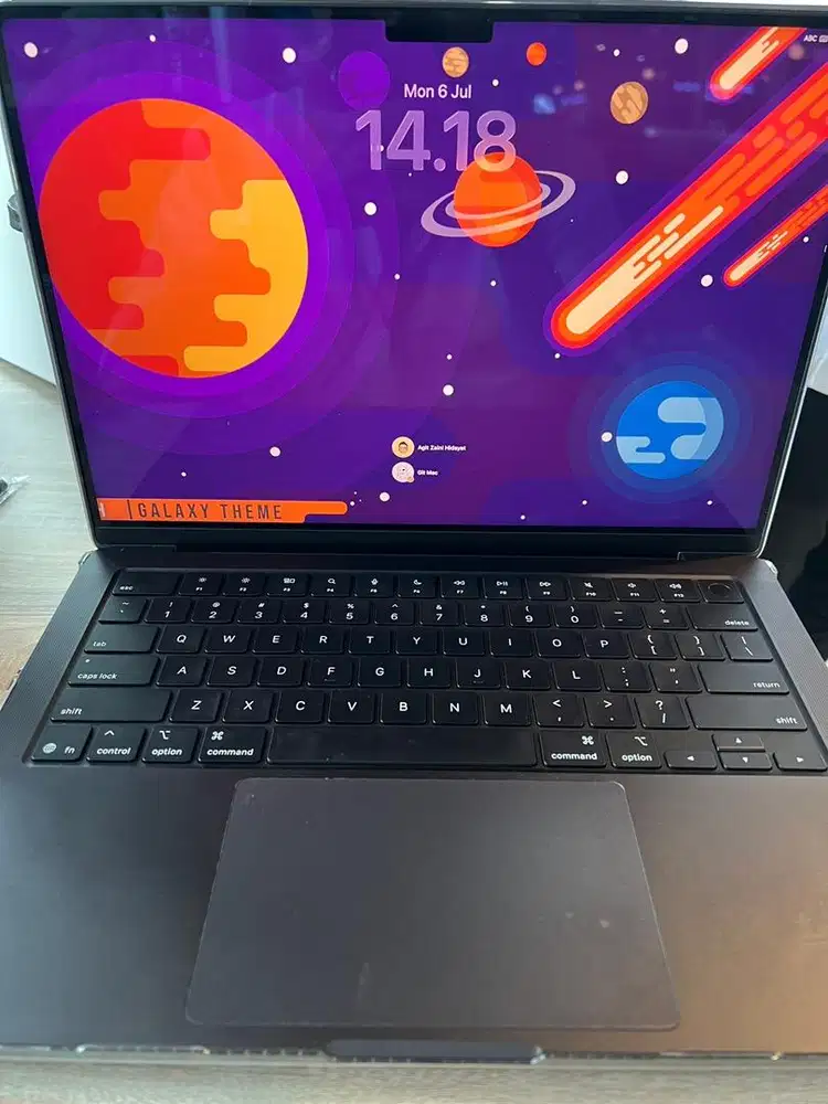 Macbook Pro M5 32/1TB14inc (warna Space Black)