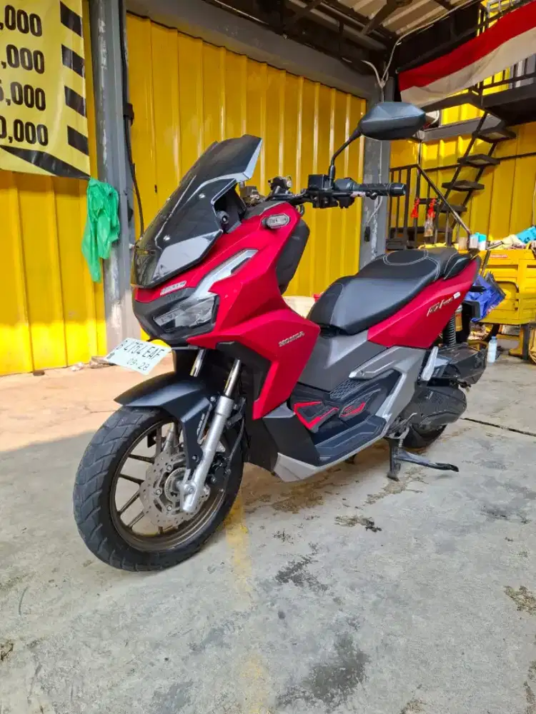 HONDA ADV 2023 merah hitam, GAGAH KM rendah