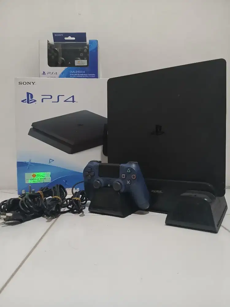 PS4 SLIM 500GB + 25 BD ORI