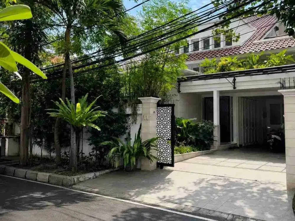 RUMAH CANTIK AREA TENANG MENTENG JAKARTA PUSAT