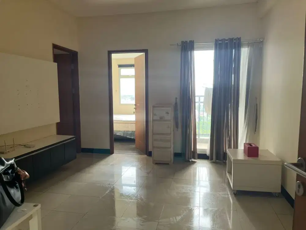 Apartemen 2 Kamar dengan Balkon di Gading Greenhill | Semi Furnished