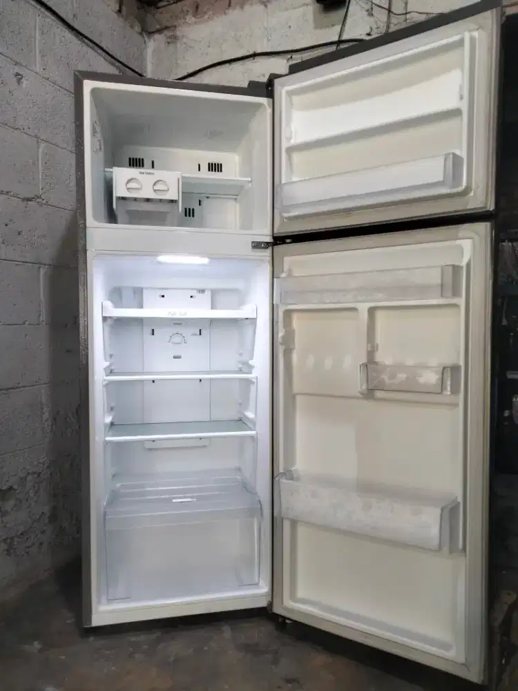 KULKAS 2PINTU ( LG )