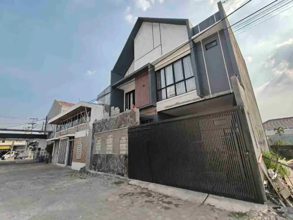 Rumah Scandinavian 2 lt  Cantik Di Cluster Gentan