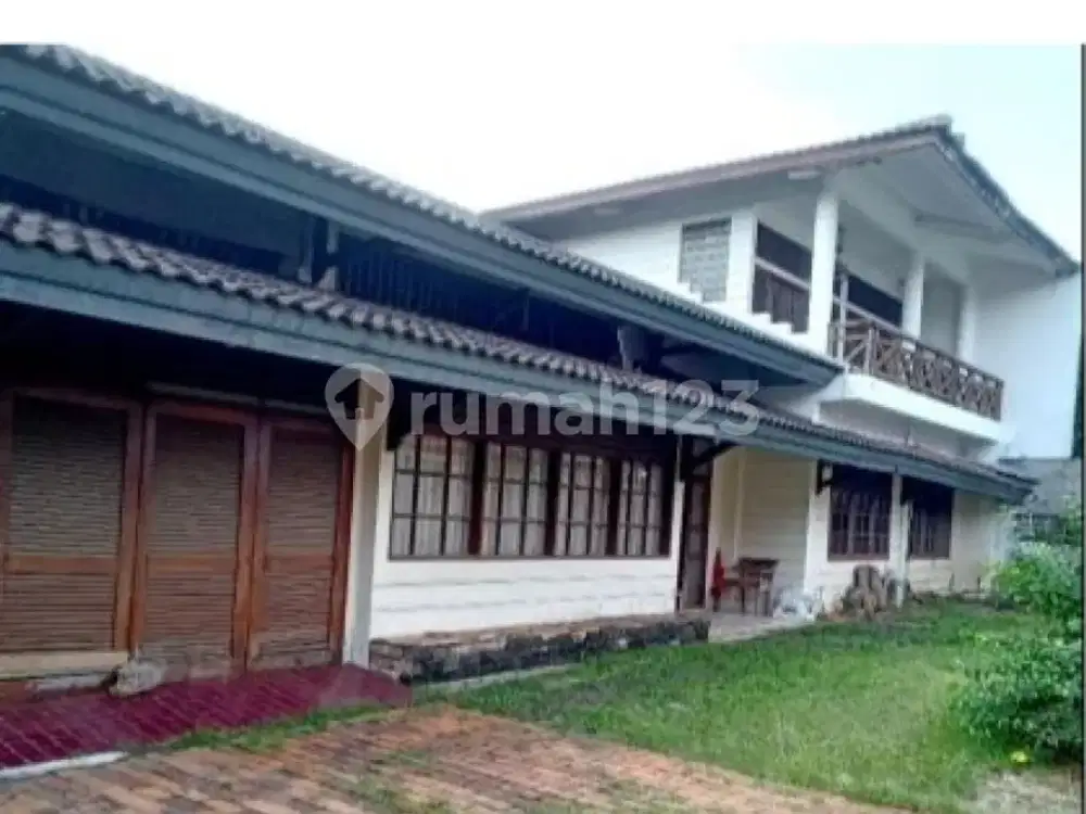 Rumah Besar di Petukangan Jakarta Selatan