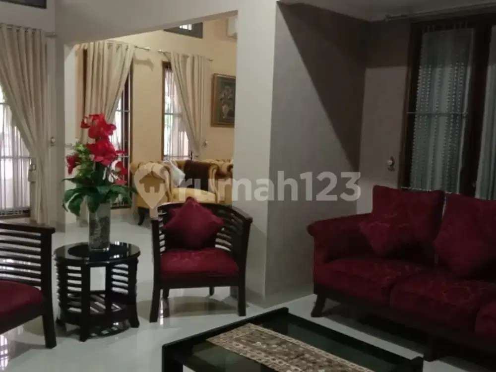 Rumah Tingkat di Cluster Senayan Bintaro