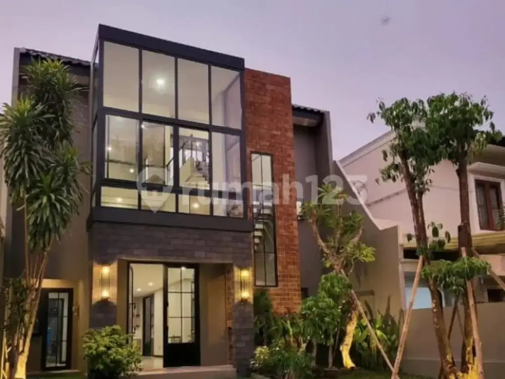 Rumah Mewah di Cluster Versailles BSD