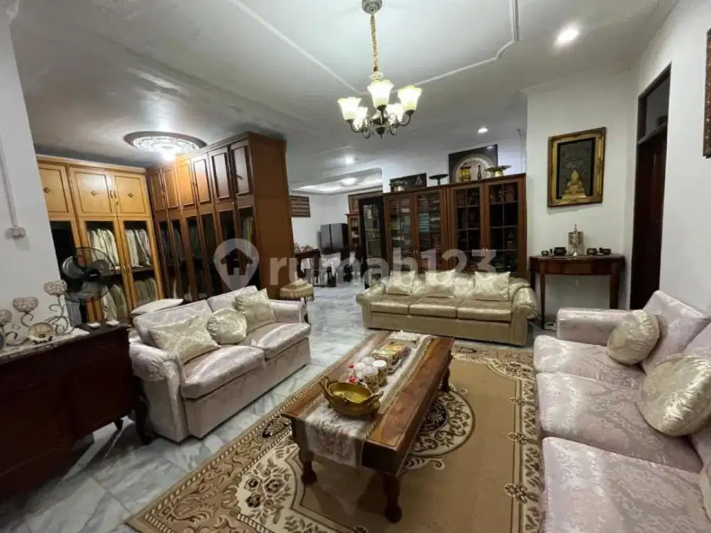 Rumah Besar Mewah di Jl Lodan Pulo Gadung Jakarta Timur