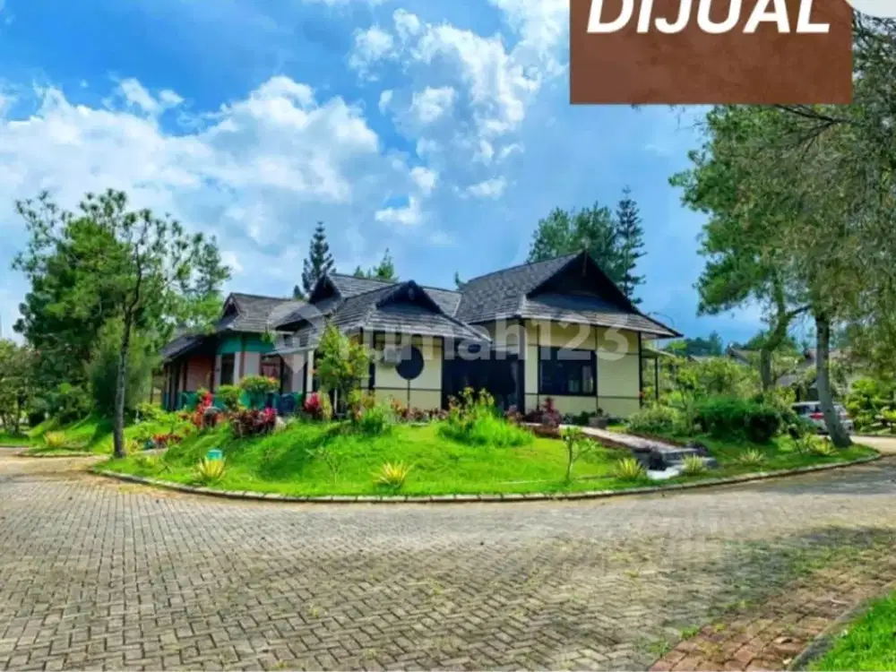 Vila Hoek Di Kota Bunga Puncak Dalam Cluster