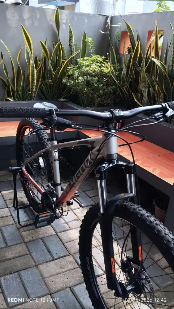 Sepeda Gunung MTB Polygon Premier-4. 27,5 Size S