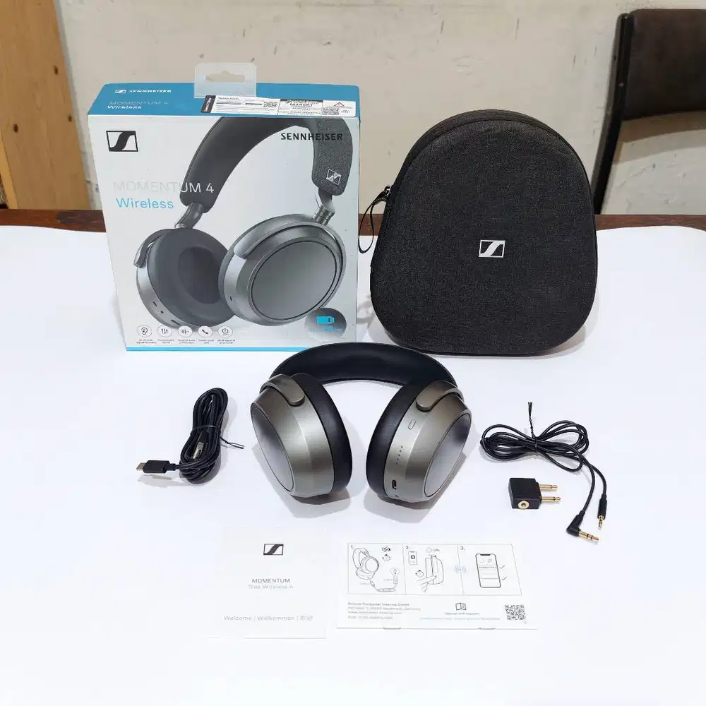 Headphone Sennheiser Momentum 4 Wireless ANC Headphones - Graphite