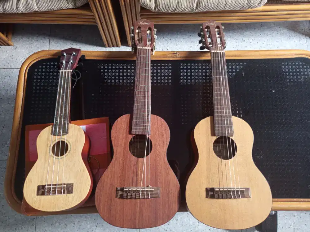 3 ukulele keadaan seperti di foto
