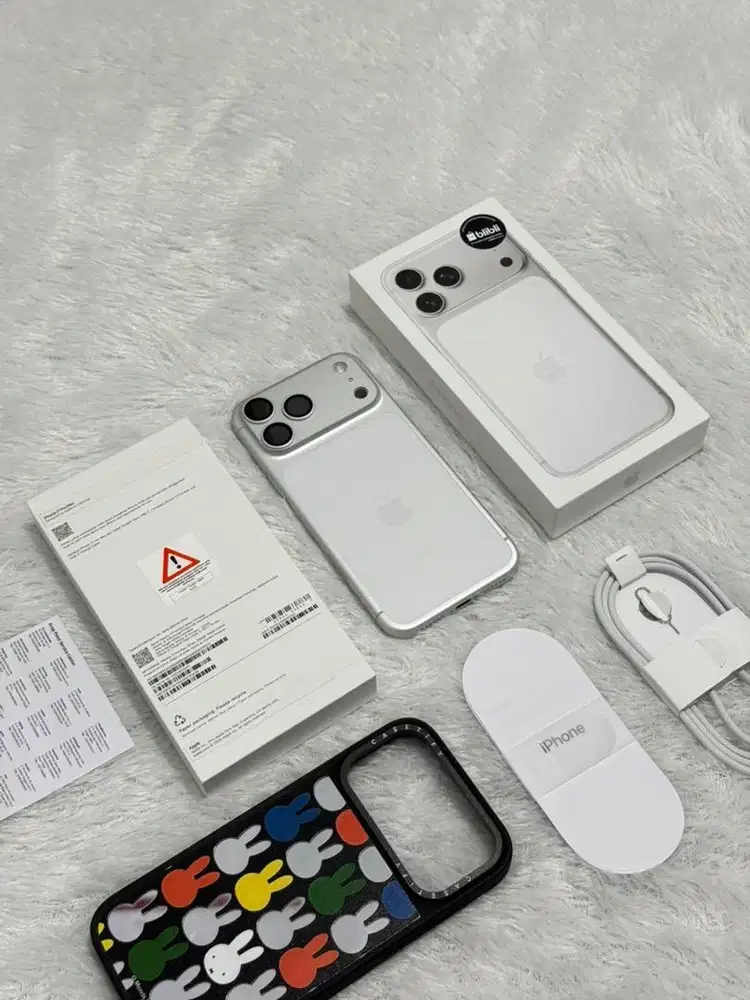 iPhone 17 Pro Max 256GB Resmi iBox Garansi 26 April 2027 - Silver