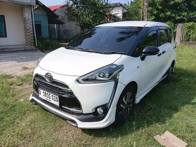 LOW DP Toyota Sienta 1.5 Q Bensin-AT 2019 GIO