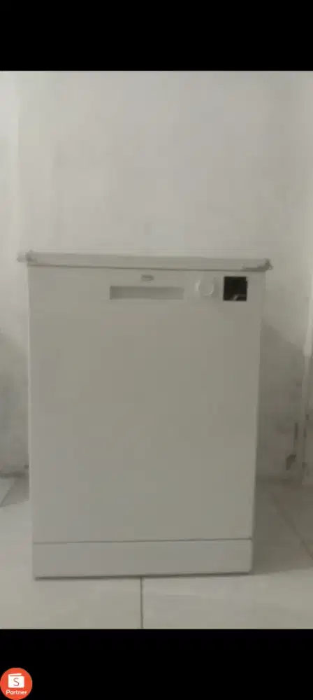 Mesin cuci piring otomatis merk beko kondisi second