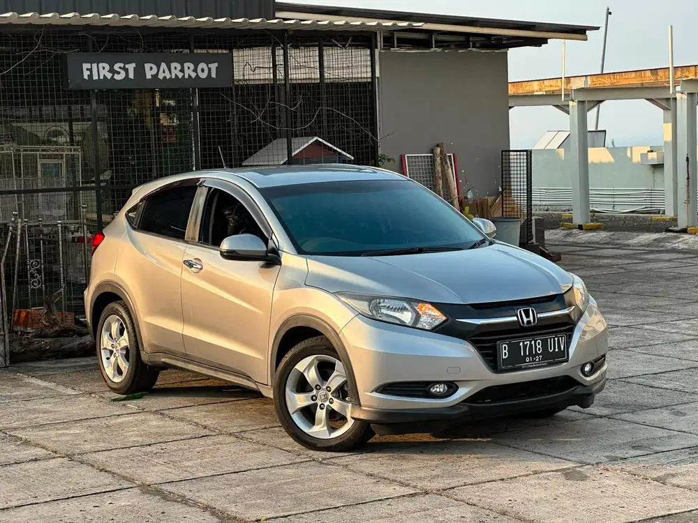KM 12 rb asli SIAPA CEPAT !! DP 10jt HRV E CVT MATIC 2016 !!