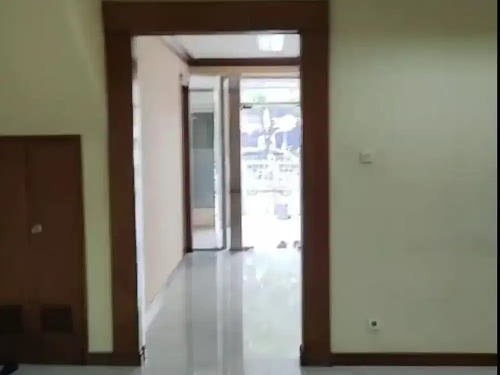 Ruko Strategis Hadap Jalan Raya di Tamansari Jakarta Barat | Eks Bank