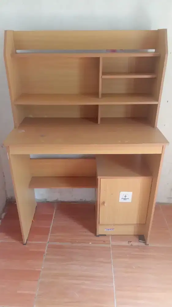 Meja Belajar masi Bagus Lok Tanah Abang