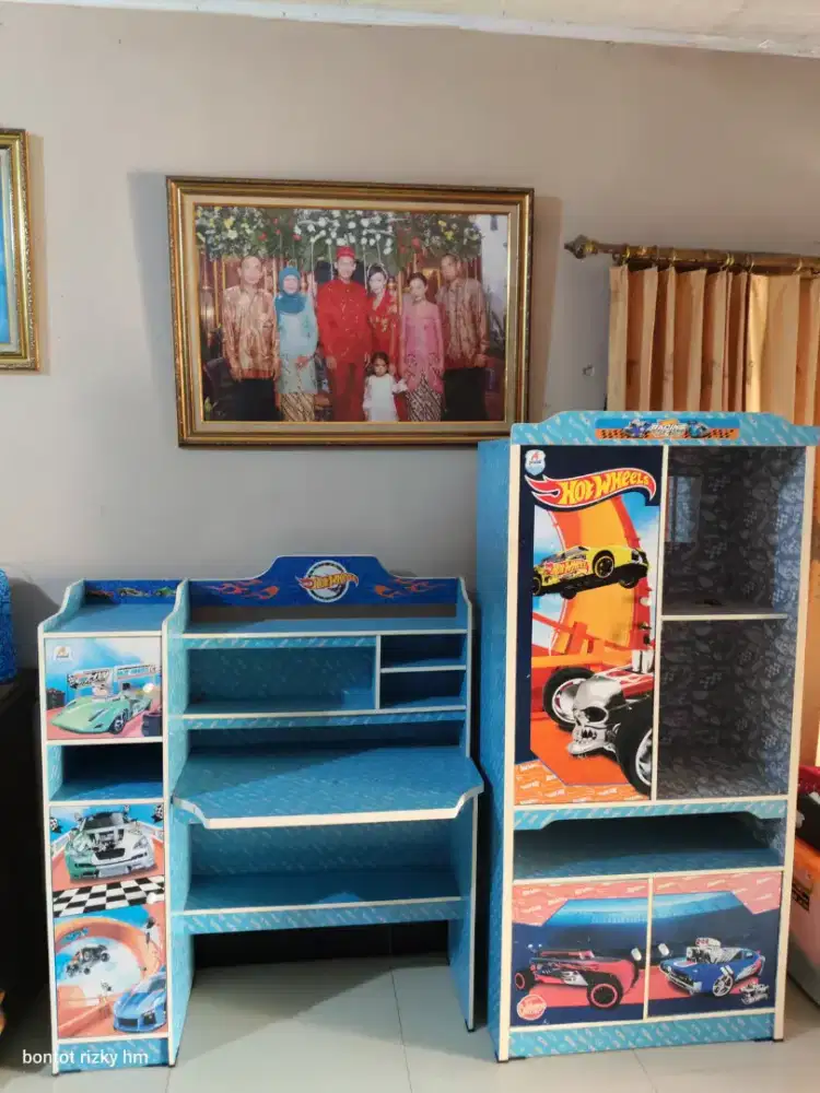 lemari&meja belajar anak