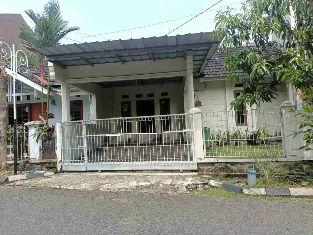 rumah terawat ujung berung indah