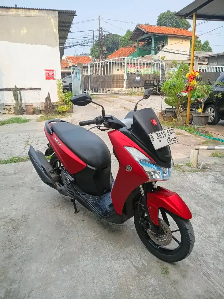 Yamaha lexy 2019 merah