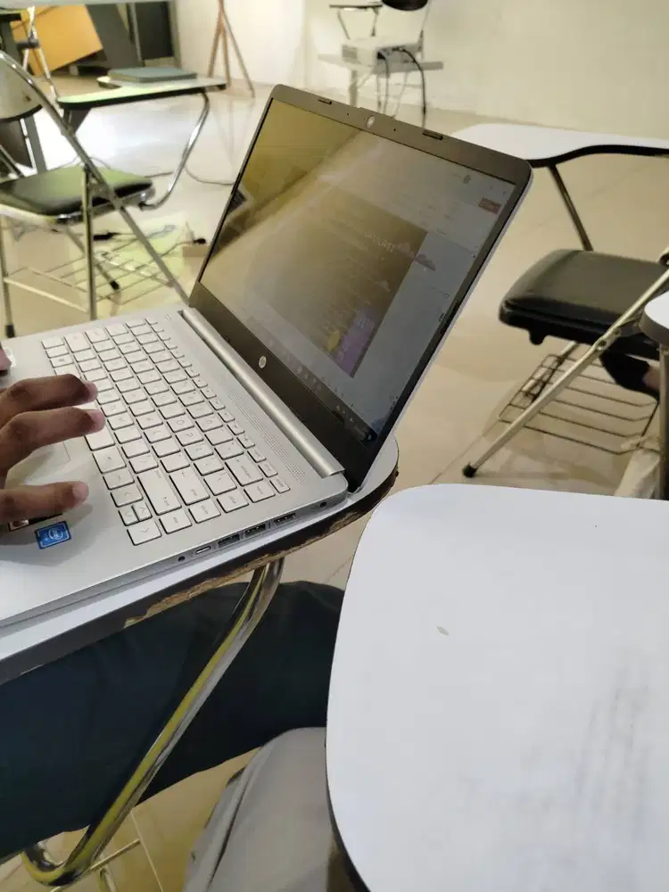 Hp14s, 3 tahun pemakaian minus gores sedikit