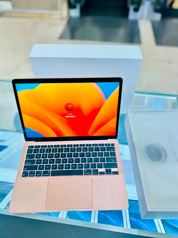 MacBook Air Apple M1 Chip 13-inch Resmi Inter Gold 8/256GB LIKE NEW