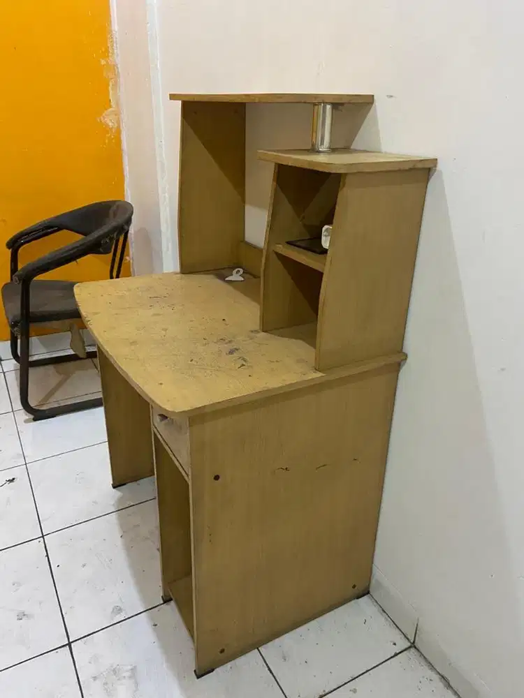 Meja Belajar atau Meja Kasir