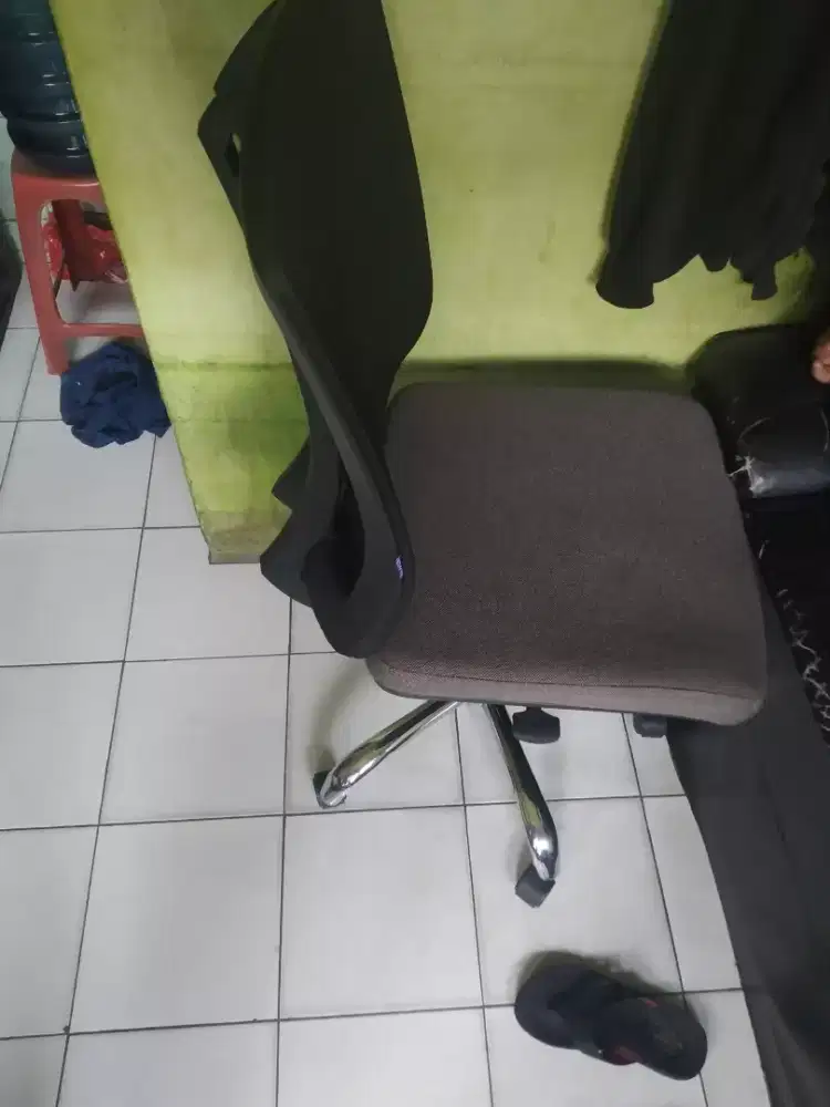 Kursi kantor merk indachi
