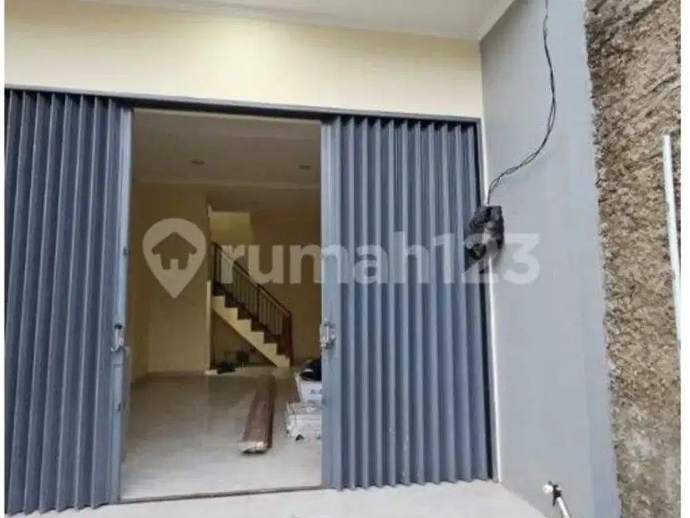 Ruko 2 Lantai Baru Dekat Area Komersil di Limo, Depok
